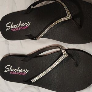 Sketchers Yoga Foam Sandals Size 11